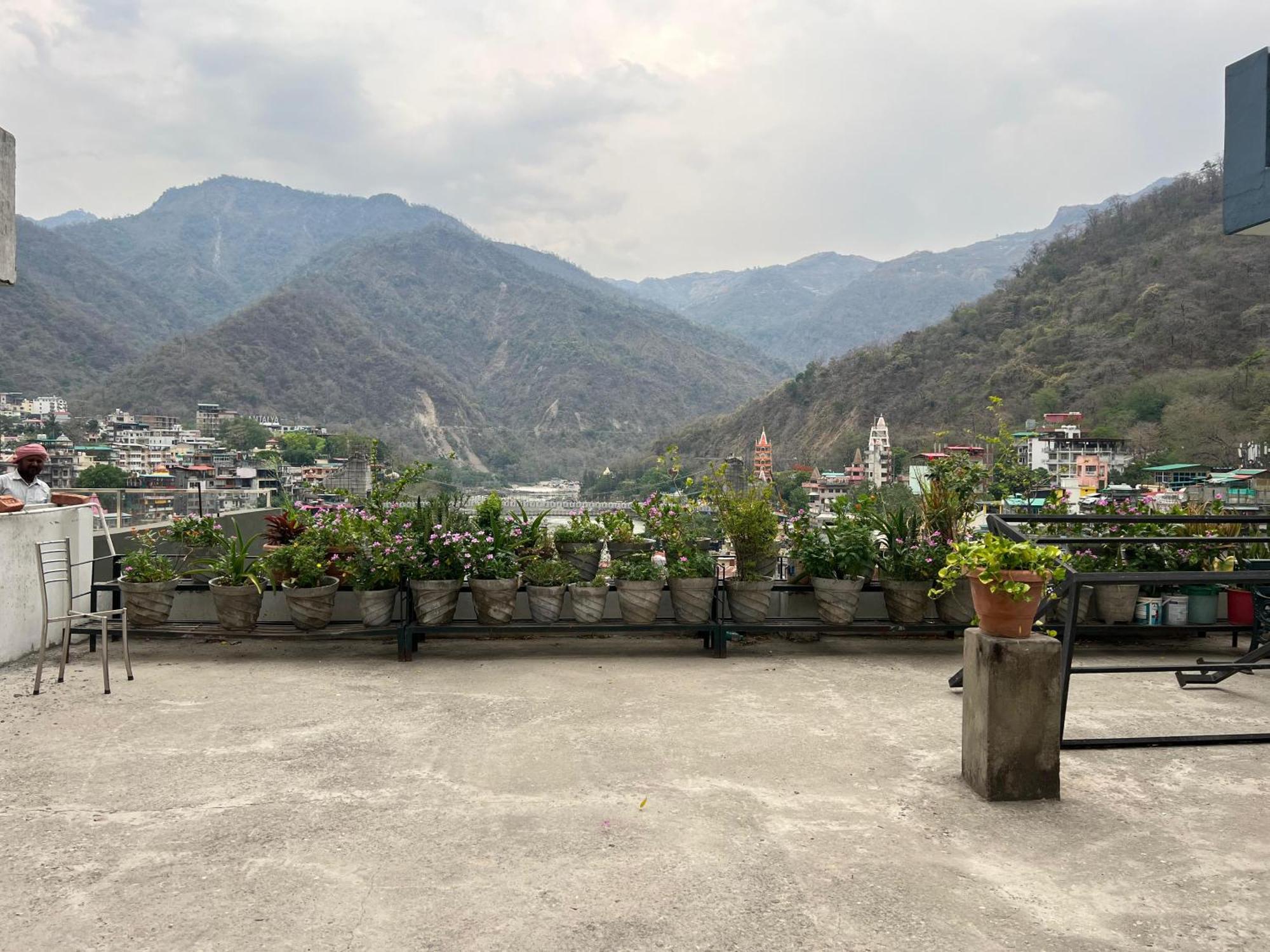 Hotel Manikut Ришикеш Экстерьер фото