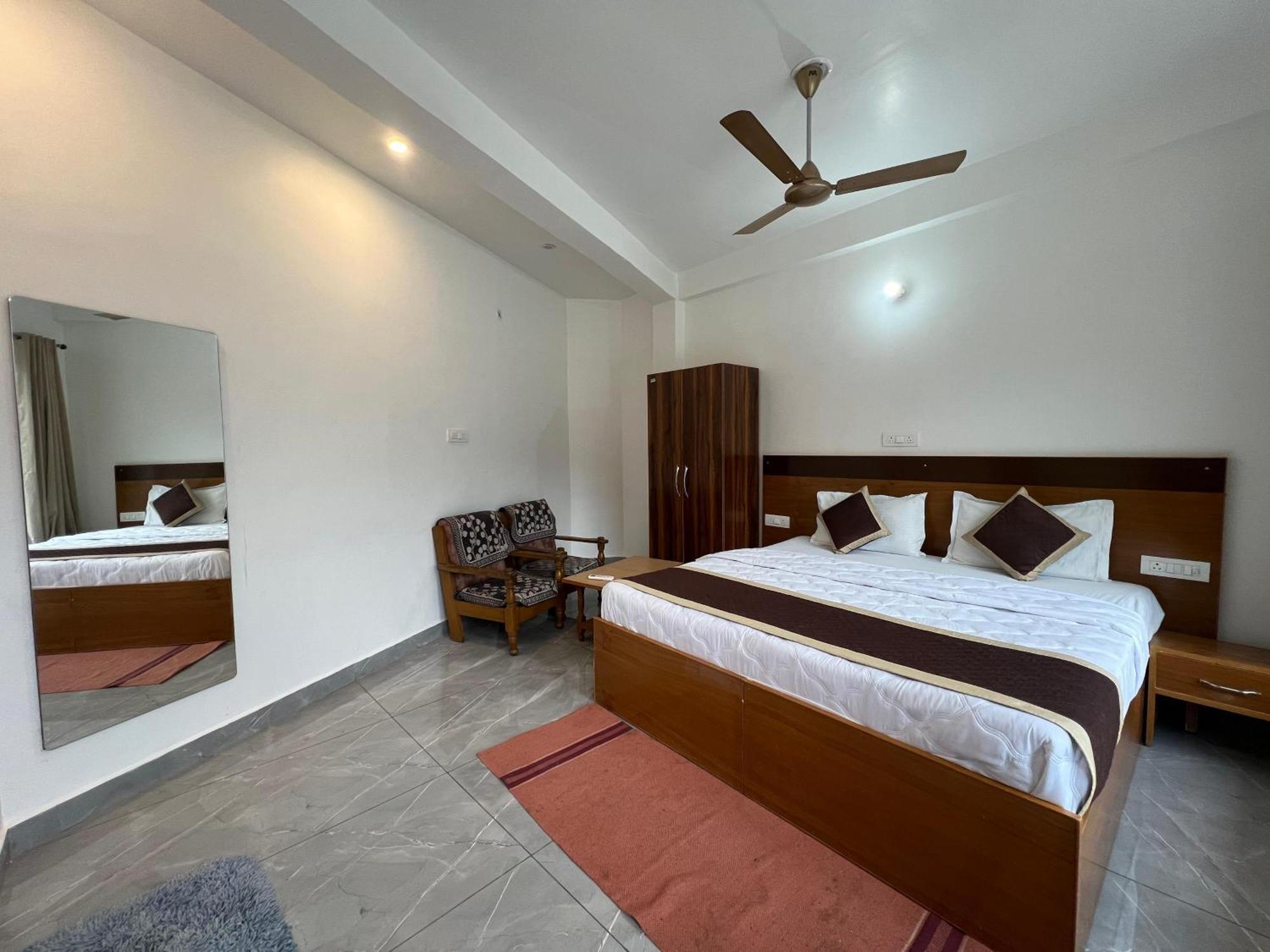 Hotel Manikut Ришикеш Экстерьер фото